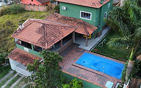 Casa Familiar Com Piscina Penedo Rj